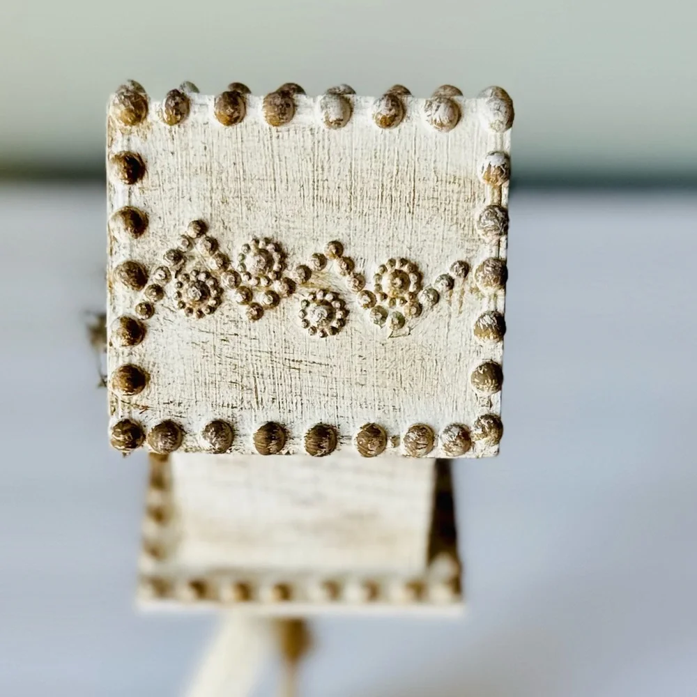 Distressed Handmade Spring Birdhouse - Picture 6 of 6